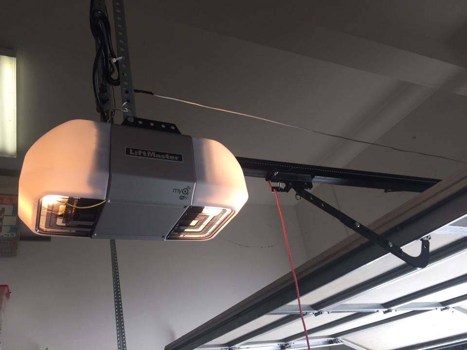 Garage Door Opener: When to call a technician